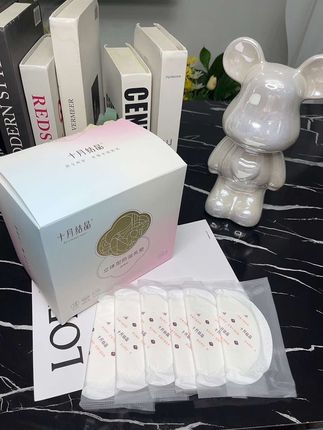打算母乳亲喂的妈妈们,产后不想尴尬,衣服湿哒哒的,带待产包记得准备一盒#防溢乳垫,这款吸收快,不反渗#十月结晶