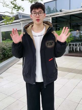 秋风渐凉,宝妈们注意!还没给孩子买厚衣服?这款加绒外套帅气,200斤内都能穿,保暖舒适。#男生穿搭 #秋冬穿搭 #夹克外套 #加绒加厚
