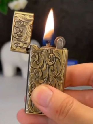 轻薄煤油打火机 砂轮经典煤油打火机 双面雕花打火机 包邮 #打火机#男士必备 #好东西一起分享 #礼物#好物推荐🔥