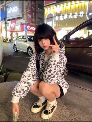 我是被揉成的一团纸 如果有人把我抚平就会看到上面的字是滚#ootd穿搭 #短发
