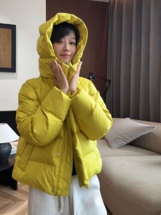 时尚保暖秋冬连帽羽绒服#秋冬穿搭 #羽绒服 #时尚保暖 #谁穿谁好看 #一件过冬 @抖音小助手