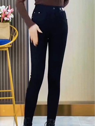#加绒小黑裤 #显高显瘦显腿长 #谁穿谁好看 #裤子穿搭 #秋冬穿搭