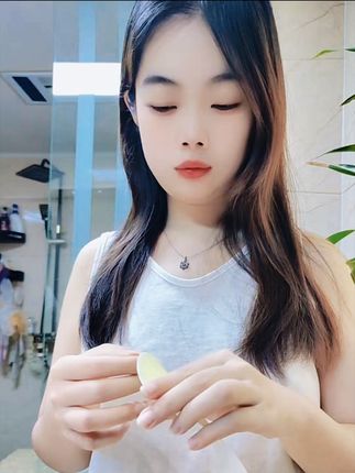 真心推荐每一个手机不离手的朋友,去试一下这个叶黄素花青素水凝胶眼罩膜,尤其是经常戴美瞳,长时间看电脑熬夜玩手机的朋友#护眼爱眼 #好物推荐🔥
