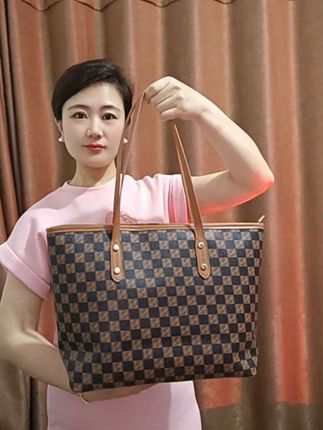 新款轻奢时尚休闲百搭托特包印花单肩包包大容量包包潮流通勤大包#托特包 #托特包大容量 #无限回购的宝藏单品