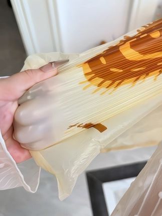 垃圾袋千万别买贵了,你看我这个免撕的垃圾袋才多少钱?一抽一个,就像抽纸一样特别方便,还是加大加厚的,承重力超强,趁划算,赶紧囤#垃圾袋 #免撕垃圾袋 #免撕抽绳垃圾袋 #加厚垃圾袋 #抽绳垃圾袋