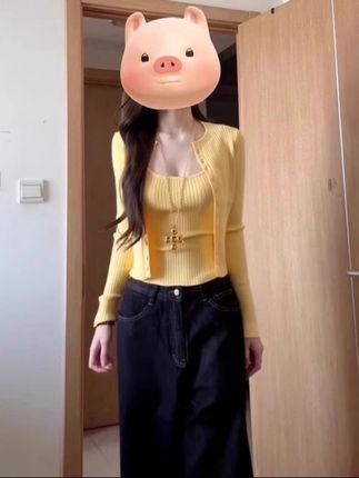 秋冬针织开衫吊带两件套2025新款短款上衣毛衣外套女#秋季套装 #针织开衫 #吊带背心内搭 #简约大气 #通勤搭配