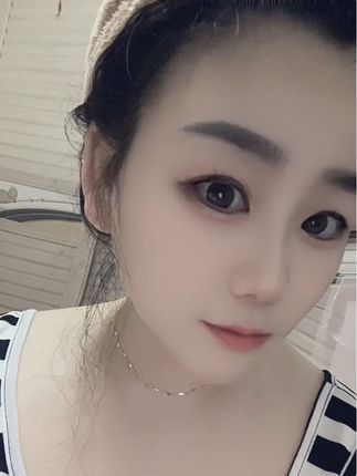 “花不会一直开,但一直会有花开,要爱你自己,任何样子,以任何方式.”#疲惫的生活里总要有温柔的梦想 #眼里有星星