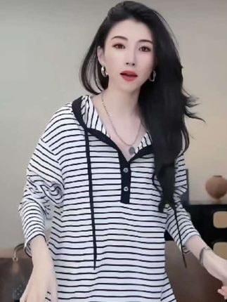 小乖逃休闲莱赛尔 连帽绳 横条纹T恤杨树林打底C155#百搭上衣 #上衣穿搭 #欧韩穿搭 #春秋新款 #出游穿搭