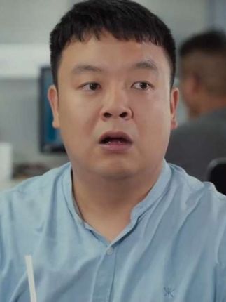 你们遇到过这种情况没?人与人之间最基本的信任要有,但也要守好自己的钱包,防止上当受骗#好剧推荐 #搞笑视频#陈翔六点半#诈骗 #猪小明