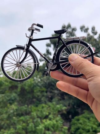 经典的二八大杠自行车模型,满满的小时候回忆,拼装简单,成品精美,做摆件收藏都不错#二八大杠自行车 #童年回忆 #益智玩具#新奇特创意