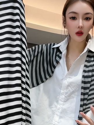 #披肩 #三角披肩 #慵懒风穿搭 #谁穿谁好看 #时尚穿搭