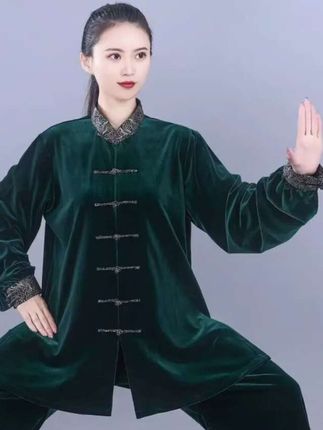 秋冬加绒加厚练功表演服南韩绒武术太极拳服男女气功八段锦保暖服#太极服#男女同款#气功服#练功服#八段锦@DOU+小助手 @巨量千川