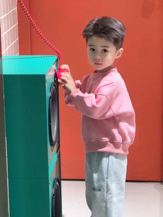 他不会是被宠坏的孩子,他只会是在爱里长大的宝贝 #萌娃穿搭 #潮童穿搭 #早秋穿搭 #陪你长大 #我的男孩