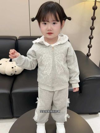 哇超好看的套装,洋气又可爱,不要费心搭配了#高品质童装 #生女儿就要这样穿 #女童套装 #便宜又好穿