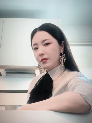 稍等....换个衣服就来#拉抽屉变装 #星动营业中 #星光璀璨图鉴 (yc@不是开开)
