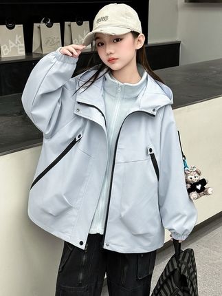 #冲锋衣 #外套穿搭 #出游穿搭 #户外服装 #每日穿搭