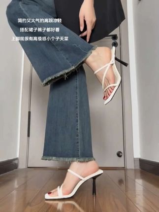 简约大气又高级,百搭又好穿的高跟凉鞋#高跟凉鞋 #御姐风细跟高跟鞋太绝了 #显高显瘦显腿长 #超便宜超划算 #好穿不累脚 @DOU+上热门 @DOU+小助手