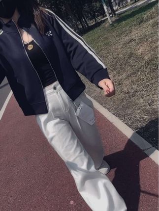 学会控制情绪一半,为了尊重别人,另一半是为了保护自己!#休闲减龄穿搭