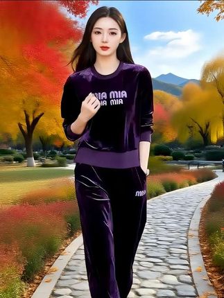 金丝绒运动服套装 这套紫色丝绒运动套装太有质感了,穿上舒适又显时尚,日常出街或休闲散步都很搭,时尚达人快入手!#早秋穿搭三分钟出门不是梦 #早秋冷冽又随性的气质穿搭 #早秋通勤出游穿搭一起拿捏 #早秋显身材平价上衣合集 #森系少女感穿搭