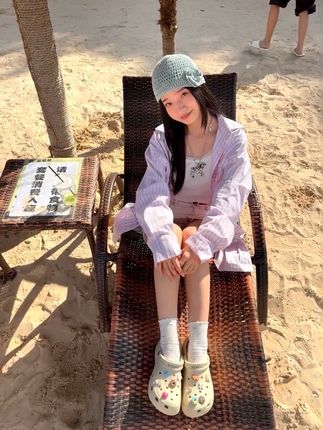 【高级感】星期六厚底云朵洞洞鞋女款2025夏季外穿新款凉拖鞋凉鞋#夏天该有的样子 #度假穿搭 #初夏的味道 #ins穿搭 #洞洞鞋