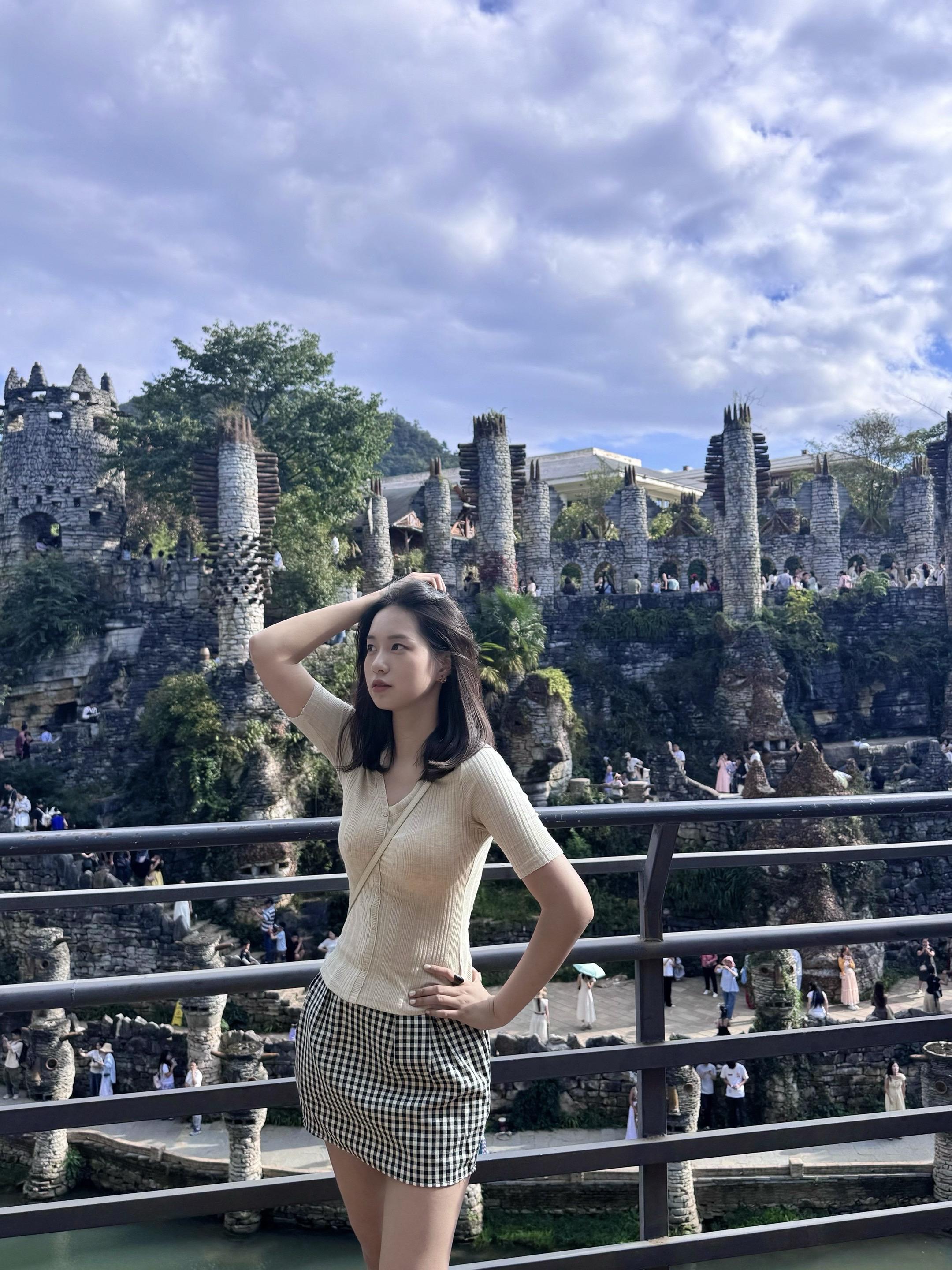 来到了石头王国🪨 #花溪夜郎谷