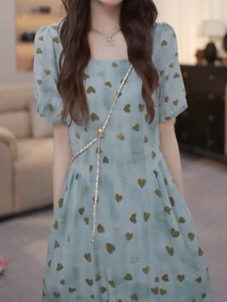 【有口袋】夏季新款方领显瘦中长款时尚设计感高腰短袖连衣裙#夏季穿搭 #温柔风穿搭 #气质仙女裙穿搭 #品质女装 #优雅气质