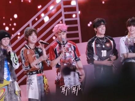 新音舞台采访,全程四分钟有点长,要耐心观看,后面很炸裂哈哈哈哈#朱志鑫#张泽禹 #张极 #左航#苏新皓