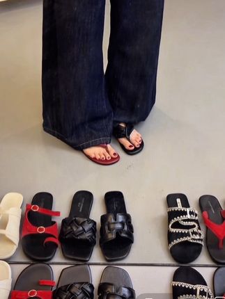 #我要上热门 #美鞋推荐 #软底软面穿上超舒服 #仙女鞋 #人字拖 @DOU+小助手