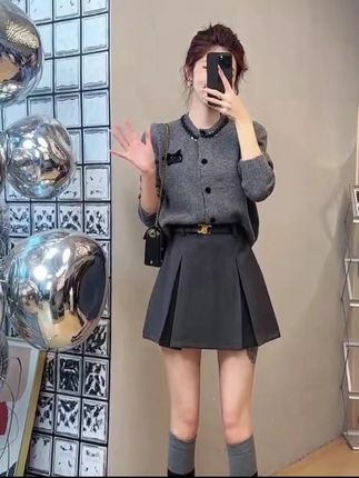 早秋搭配一整套2025秋冬新款小香风高级感毛衣女百褶半身裙两件套