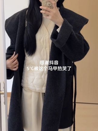 年少不知内胆香!上身直接被热哭了!而且一点也不臃肿!#冬季搭配 #保暖又好看 #马甲背心 #保暖衣 #女生必看