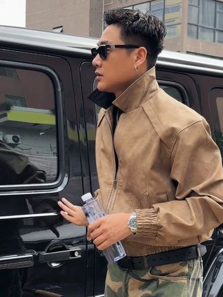 曲硬还是衣服硬#男生穿搭 #美式复古男装推荐 #复古穿搭 #夹克外套 #型男穿搭