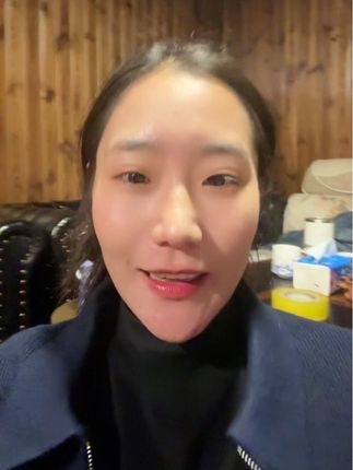 明天表哥要回成都,阿妈给嫂子和小宝准备新鲜酥油和牛奶牦牛肉寄过去,因为语言不同,还让哥哥打电话问有什么要寄的,我妈这个人比我和哥都操心这些事 #可怜天下父母心,#她总是觉得自家的这些东西最好