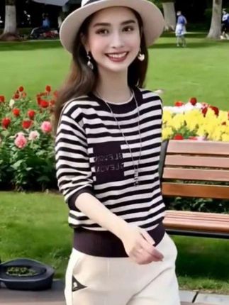 #早秋才是甜妹的主场 #时尚气质穿搭 #减龄显瘦穿搭 #气质女神穿搭 #谁穿谁漂亮 @DOU+小助手