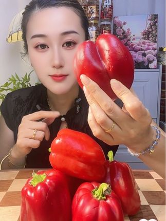 水果辣椒,脆甜多汁,很脆,不辣,淡淡的清甜#水果辣椒 #脆甜多汁 #快来一起尝个鲜