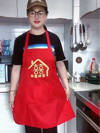 #围裙 #红色喜庆围裙 #防尘防油污#结婚围裙 #喜宴围裙定制 @巨量千川 @DOU+小助手