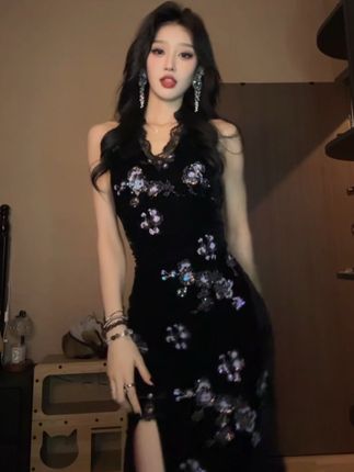 好看是好看就是有点费扇子#浅跳一下 #卡点 #小韵摇 #扭一扭 #卡点舞