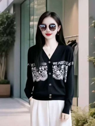 #谁穿谁漂亮 #减龄显瘦穿搭 #穿搭如呼吸般简单 #针织衫 #时髦穿搭