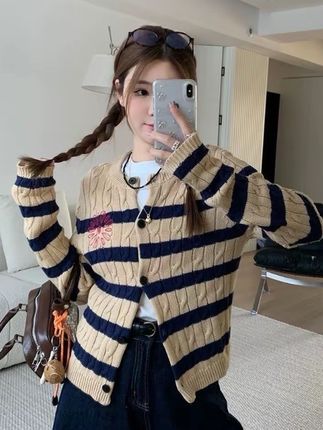 #今日穿搭 #休闲穿搭 #韩式穿搭 #显瘦搭配 #毛衣穿搭