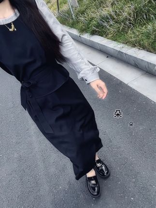 我就这德性,永远都懒得耍心眼,天生不会虚伪奉承,唯利是图,我不稀罕,你所见,即是我,可以很热情,也可以很冷漠,你看到我哪面,你就配哪面,如果我惹你不高兴了,对不起,我就是故意的!#穿搭 #显瘦穿搭 #气质穿搭 #韩系穿搭 #ootd穿搭