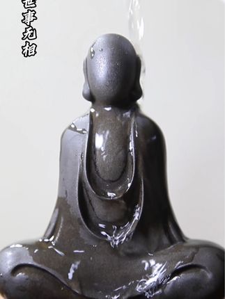 命由己造相由心生相由心生有容乃大世事无相相由心生可见之物是为非物可感之事实为非事物事皆空实为心障俗人之心处处皆狱有为化世堪为无我我即为世世即为我命由己造相由心生世间万物皆是化相心不动万物皆不动心不变万物皆不变#家居摆件 #装饰摆件 #茶宠摆件 #创意摆件 #工艺品摆件