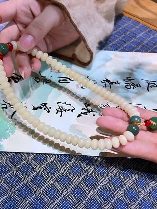果然我们还是更适合这种东方美学感的手链 #菩提手链 #新中式美学 #手串搭配 #文玩珠串