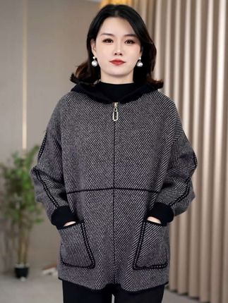 火袖G1868中老年女装休闲针织外套秋冬新款松遮肚百搭连帽大衣#时尚休闲穿搭 #中老年外套#休闲针织外套#宽松连帽大衣@DOU+小助手