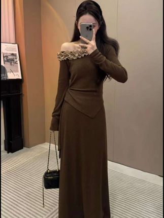 气质韩系时尚套装女秋季新款木耳花边拼接斜肩上衣+高腰半身裙潮#气质穿搭#今日分享
