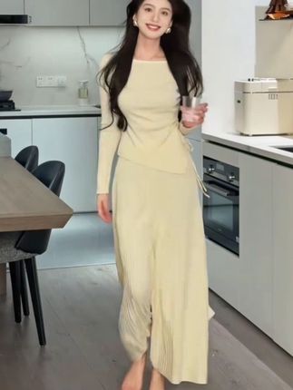 简约知性温柔穿搭套装女秋2025新款气质上衣半身裙老钱两件套#温柔风穿搭 #秋季穿搭 #半身裙 #套装 #谁穿谁好看