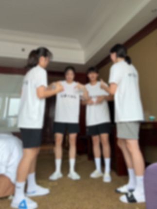 快和你的好朋友一起来拍#呲牙舞四人版 #女篮 #呲牙乐