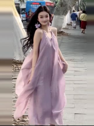 【2025新款法式度假风紫色挂脖吊带连衣裙夏季气质v领仙女长裙】#我又心动了 #度假穿搭 #仙女裙 #摆脱路人感的小个子女生穿搭 #甜辣妹