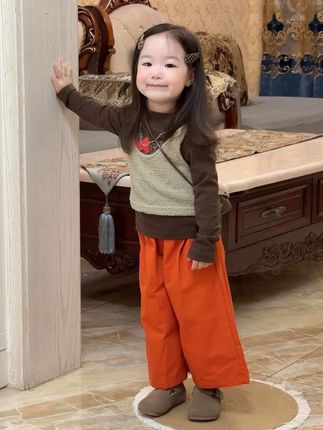 不再像那几年那般偏激 我越来越柔和宽容 因为有女儿很多的爱 填满了我的心 #高品质童装 #生女儿就要这样穿 #萌宝潮童穿搭 #童装搭配每日更新