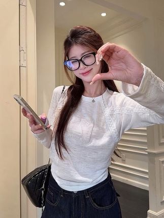#今日穿搭 #慵懒风穿搭 #穿搭小心机 #上衣穿搭 #时髦穿搭