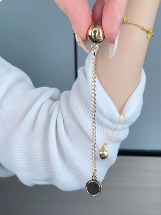 你肯定没见过这个,磁吸袖扣,衣服的袖子太长,可以把它固定住,就不会滑下来 #买它 #免钉纽扣 #可拆卸环扣 #链条磁吸扣 #收腰纽扣