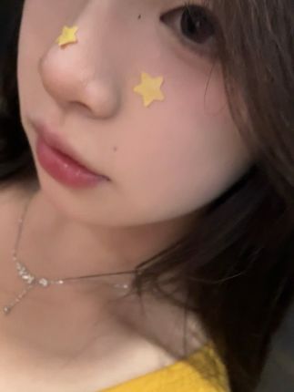 你明媚的眼角 是触动我心弦的第一缕春水